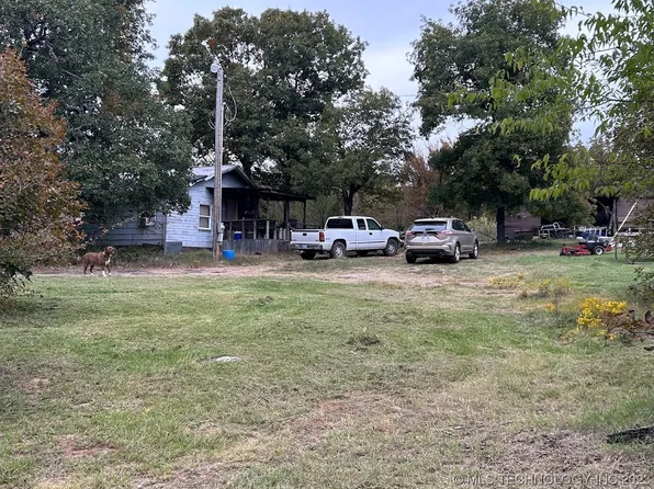 2828 Piney Creek Rd, Stigler, OK 74462