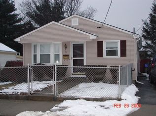 97 Birchland Ave, Pawtucket, RI 02860