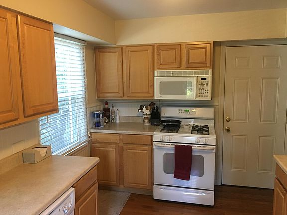 3rd image of 4419 Orchard Ln