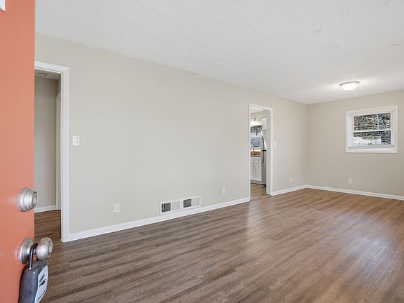 5th image of 214 Thornton St SW