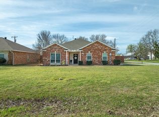 229 W High St, Wills Point, TX 75169