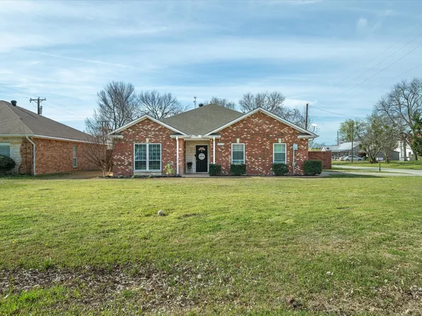 229 W High St, Wills Point, TX 75169