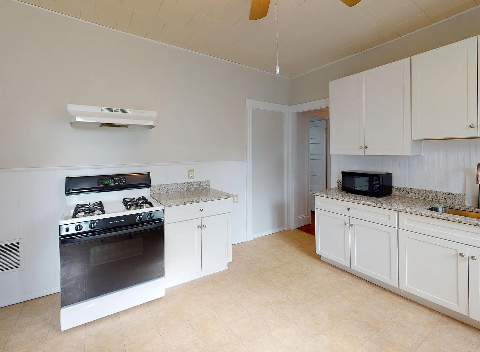4 bed, 1500 sqft, $3,800 — Photo 4