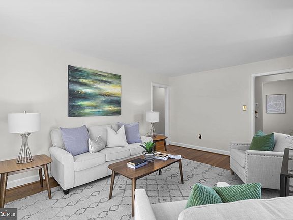 5th image of 2818 Marshall St