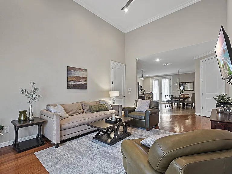 1114 Ruea St — Photo 2