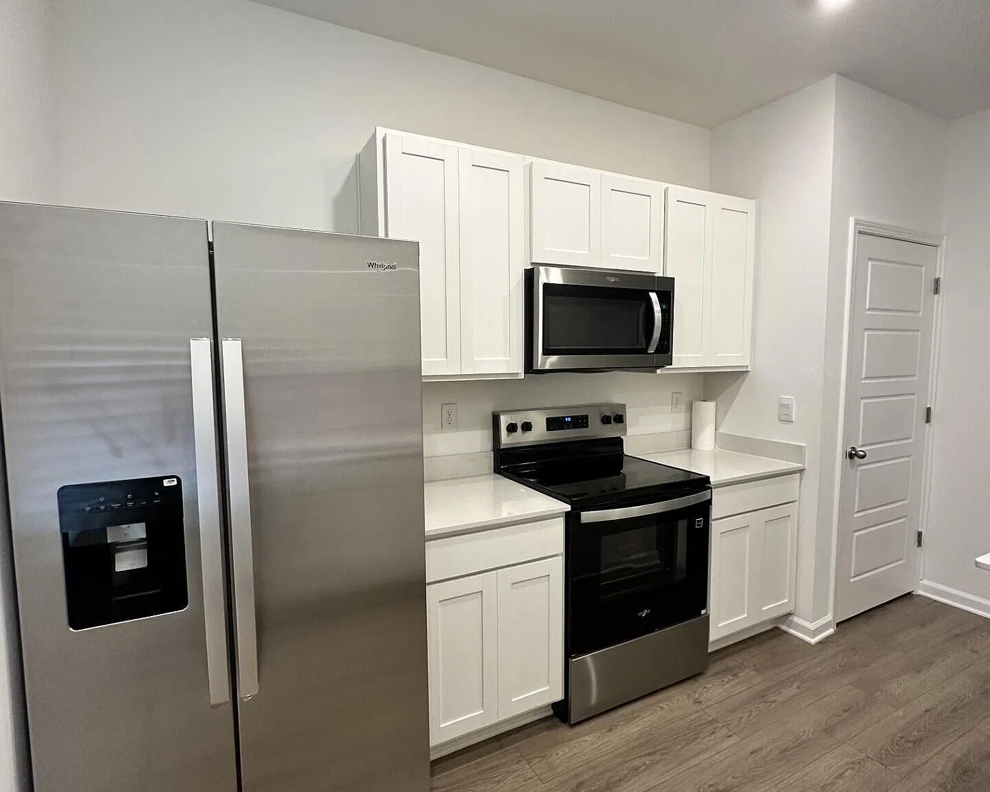 3 bed, 2.5 bath, 1308 sqft, $1,850 — Photo 3