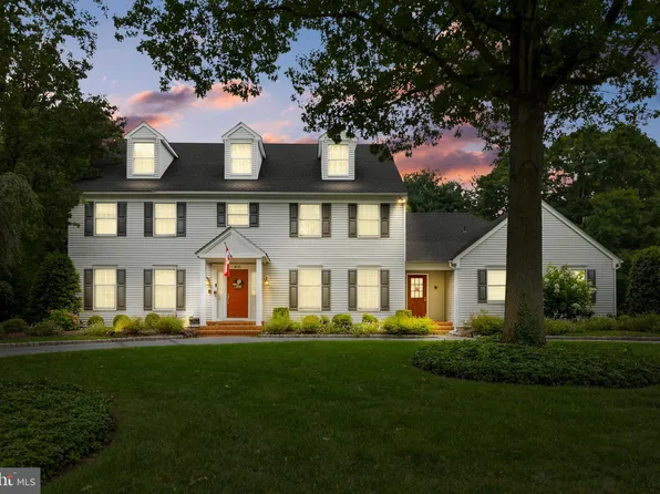 405 N Stanwick Rd, Moorestown, NJ 08057