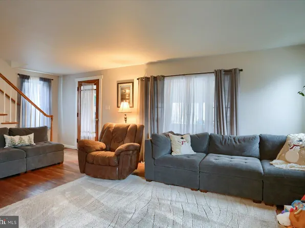 1555 Pheasant Hill Rd, Dauphin, PA 17018