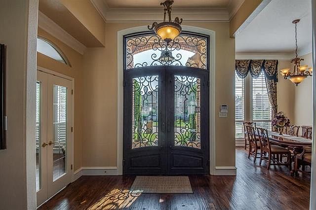 1st image of 6527 Virginia Sq