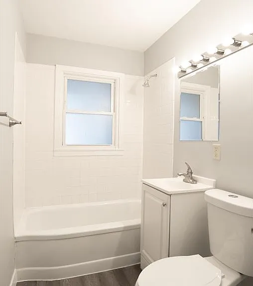 5048 Girard Ave N — Photo 11