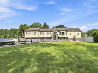 688 S West St, Feeding Hills, MA 01030