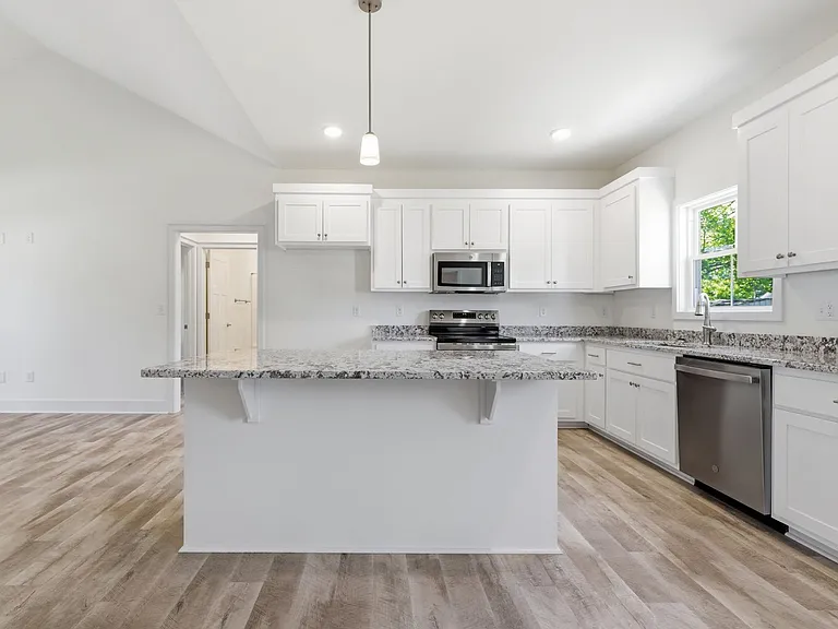 2206 Grant St — Photo 13