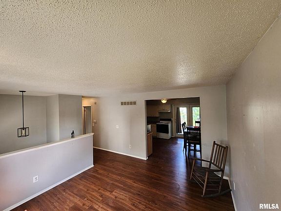 5th image of 1133 Emerald Dr