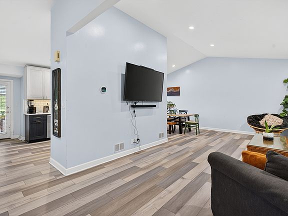 2nd image of 1389 Valayna Dr