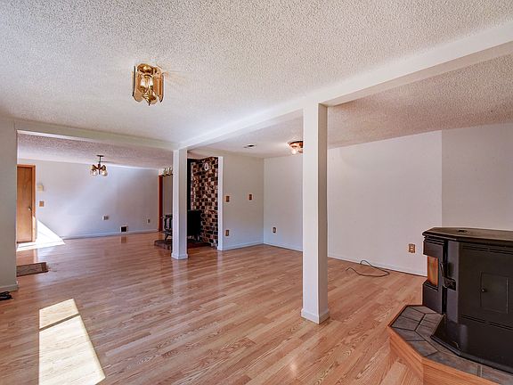 5th image of 1100 Ballarat Ave NE