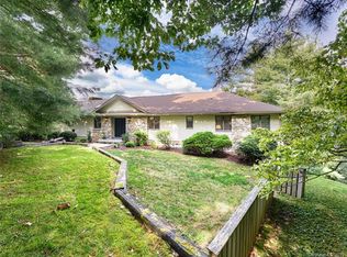 1995 Randy Dr, Hendersonville, NC 28791