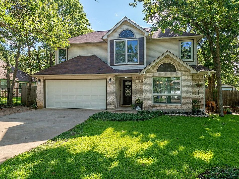 1st image of 704 Dewberry Dr