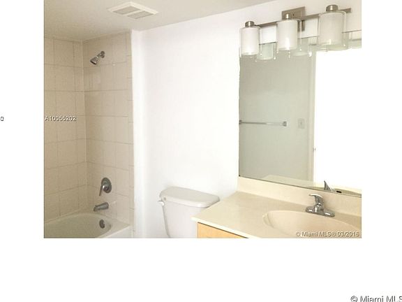 4th image of 102 SE 6th Ave #307