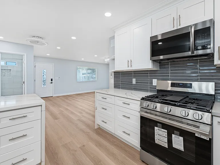 4048 Marzo St — Photo 8