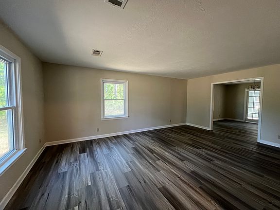 4th image of 554 Alexandria Hwy