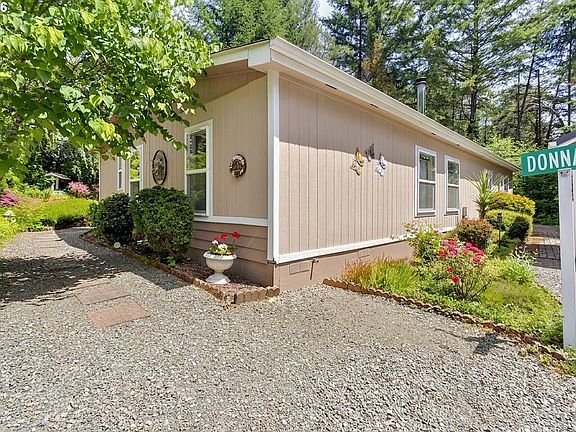 2nd image of 94998 Spring Valley Ln