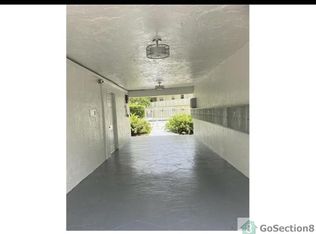 15201 Memorial Hwy #110, Miami, FL 33169