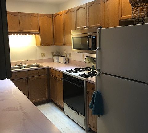 4th image of 41860 King Edward Ct