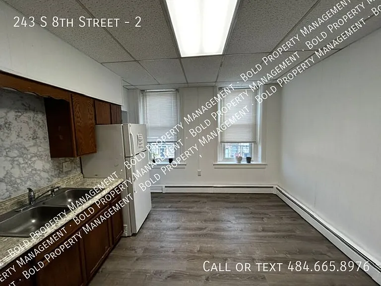 243 S 8th St #2 — Photo 4