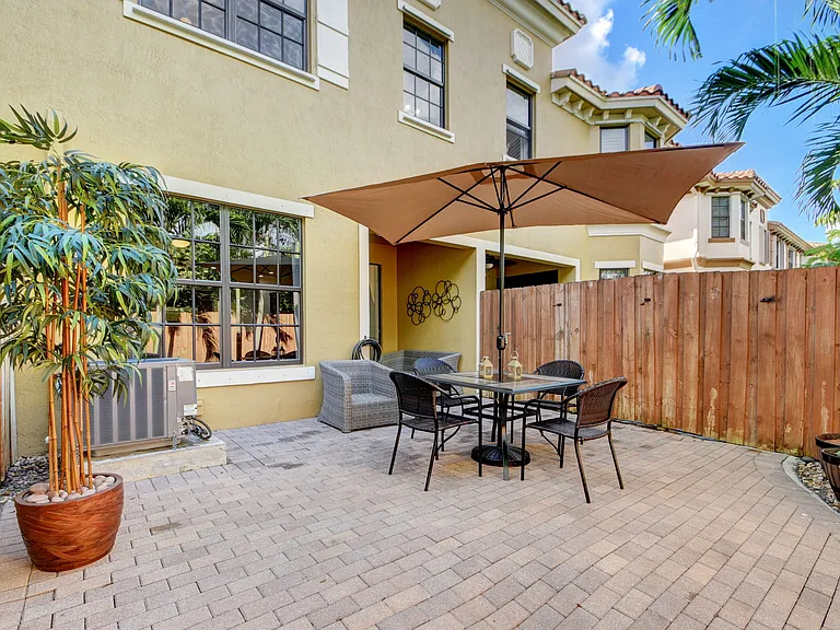10342 Wellington Parc Dr — Photo 14
