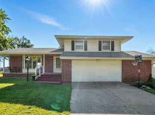 4209 74th St, Urbandale, IA 50322