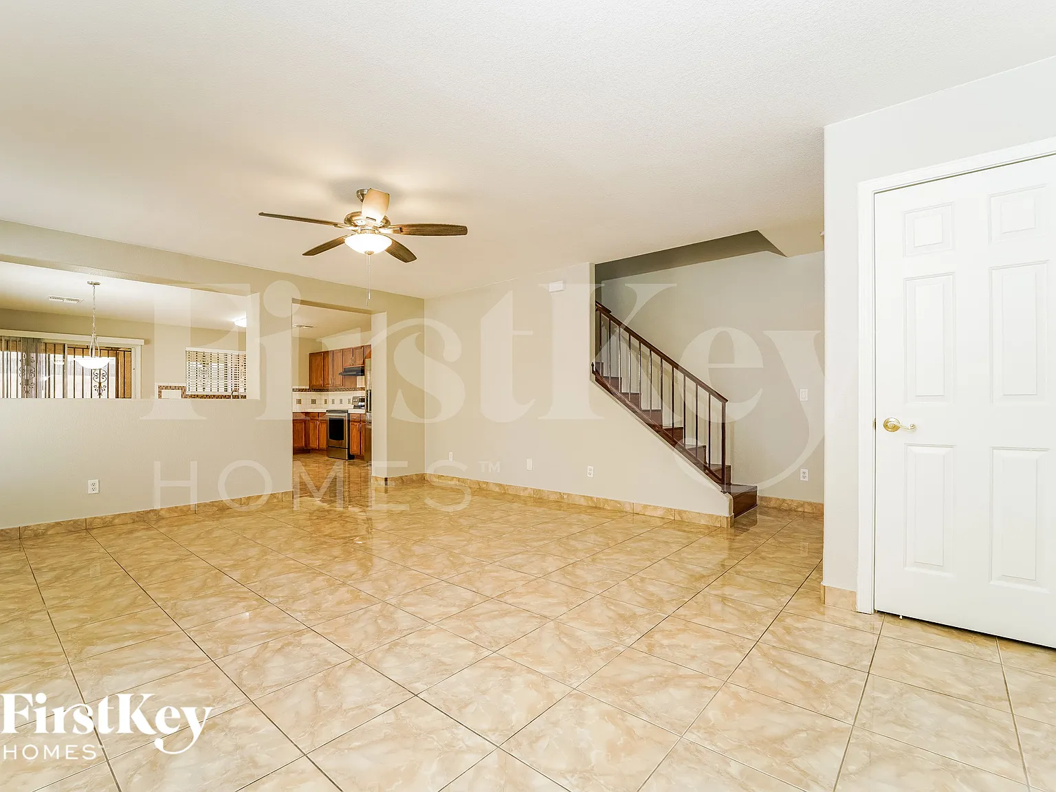 3 bed, 2.5 bath, 1855 sqft, $2,030 — Photo 3