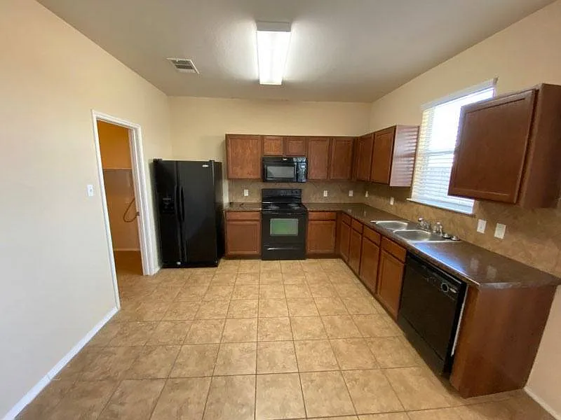 5905 Adair Dr - 1 — Photo 4