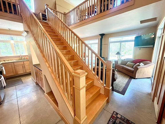 5th image of 2063 S Lake Michigan Dr