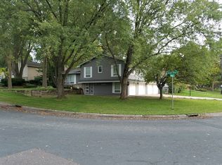 7033 Steepleview Rd, Woodbury, MN 55125