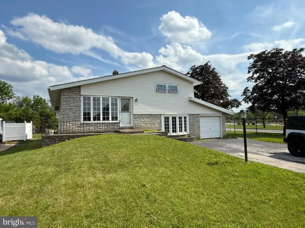 411 Crossfield Rd, King Of Prussia, PA 19406