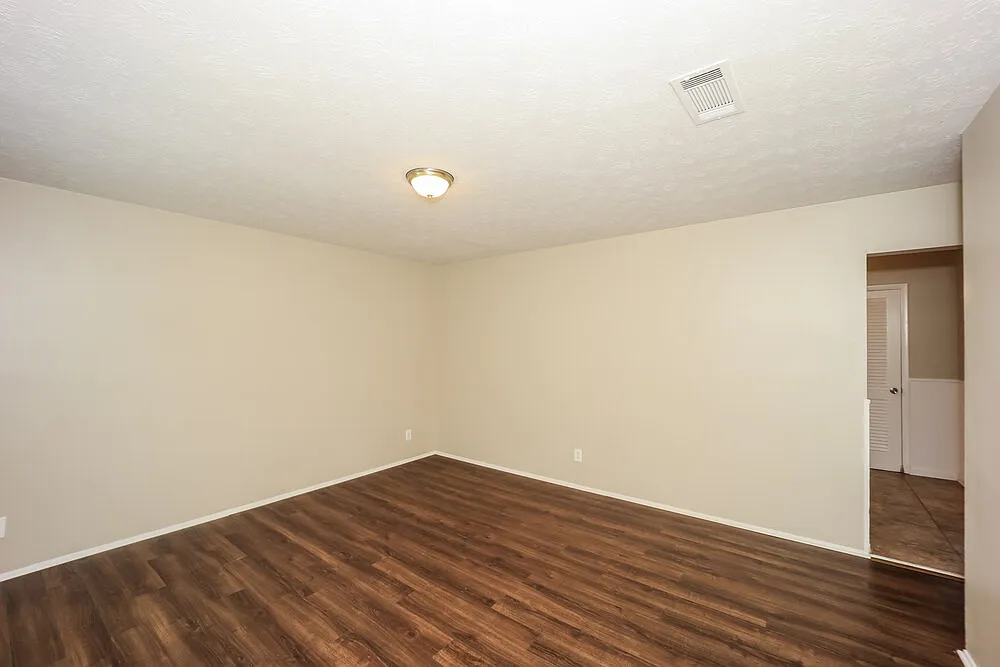 3 bed, 1.5 bath, 1050 sqft, $1,570 — Photo 4