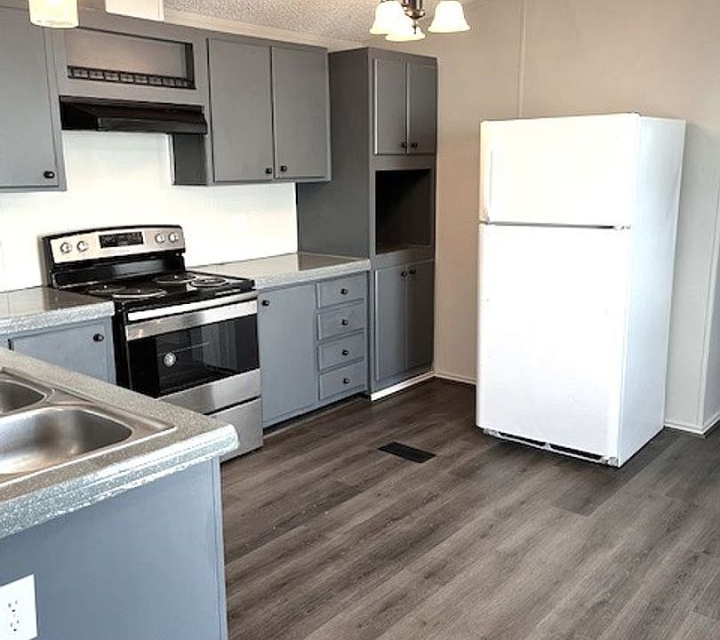 1st image of 3900 Lenore Dr #79