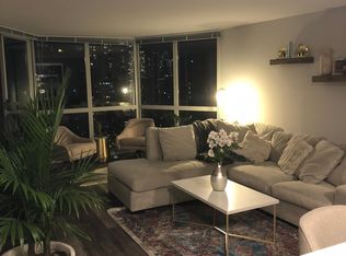 20 E Chestnut St, Chicago, IL 60611
