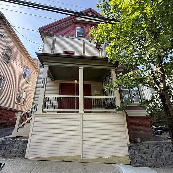 125 Pleasant St #1 — Photo 2