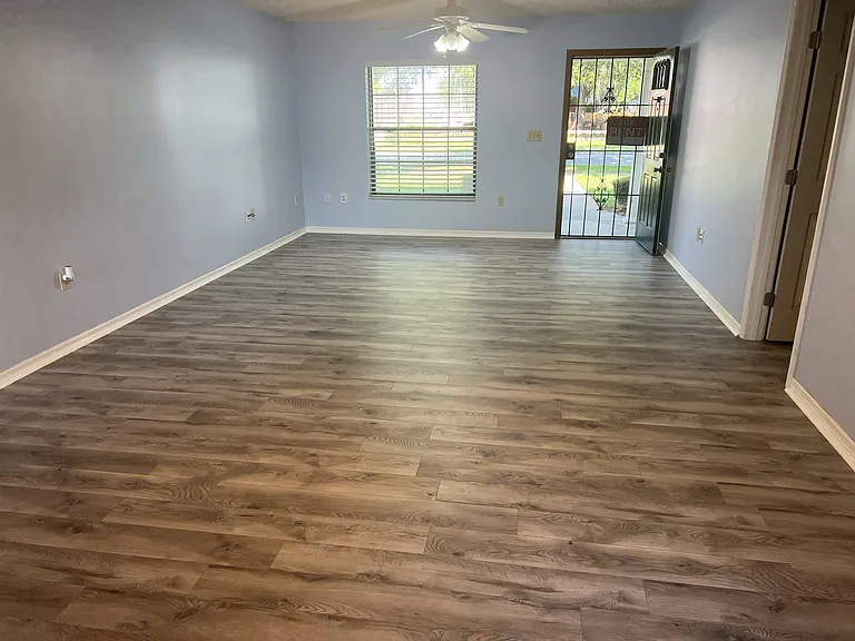 1137 Indiana Ave — Photo 1
