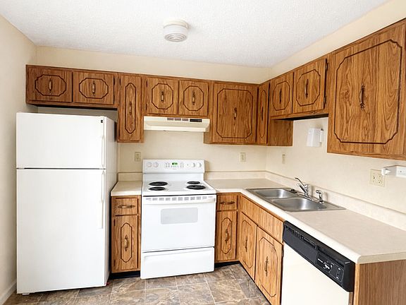 3rd image of 2036 Essex Dr #2036