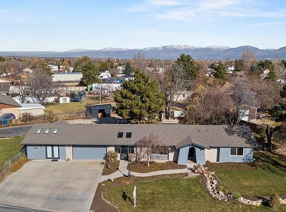 5th image of 2768 W Julie Ann Way