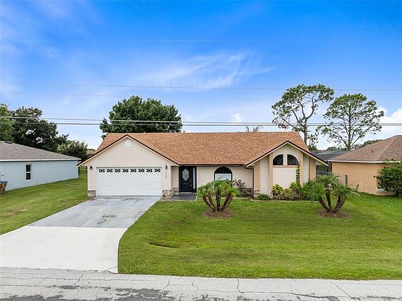 2nd image of 1025 DERBYSHIRE DRIVE