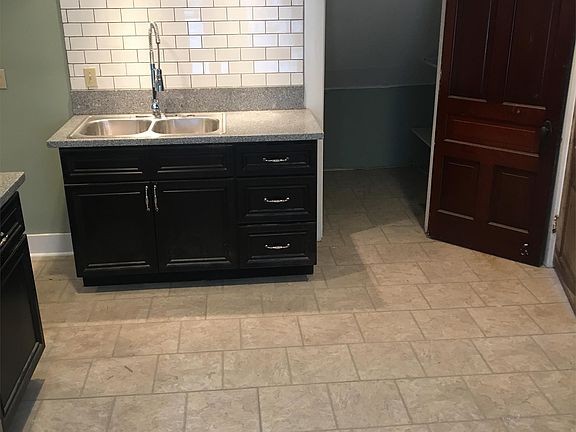 2nd image of 757 Amherst St #3