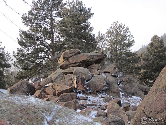 3rd image of 753 Columbine Dr
