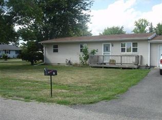 101 Cemetery Rd, Ridge Farm, IL 61870