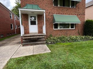 2296 Ashurst Rd, University Heights, OH 44118