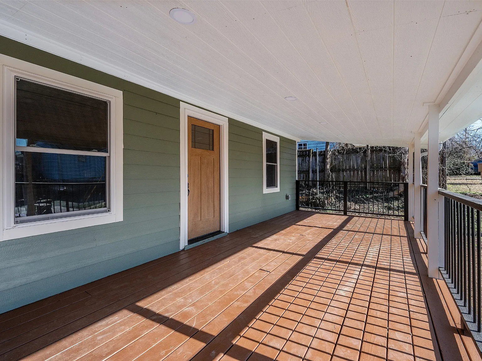 4 bed, 1300 sqft, $2,600 — Photo 3