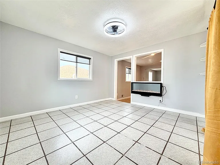 1285 W Gill Pl — Photo 16