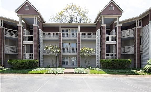 1st image of 202 Hillsboro Pl